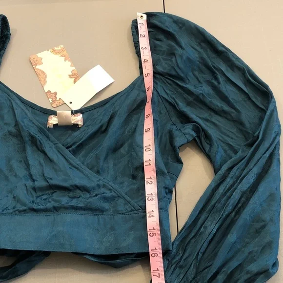 NWT Band of the Free ~ Small ~ Teal Floral Cropped Puff-Sleeve Wrap Blouse - Picture 12 of 14
